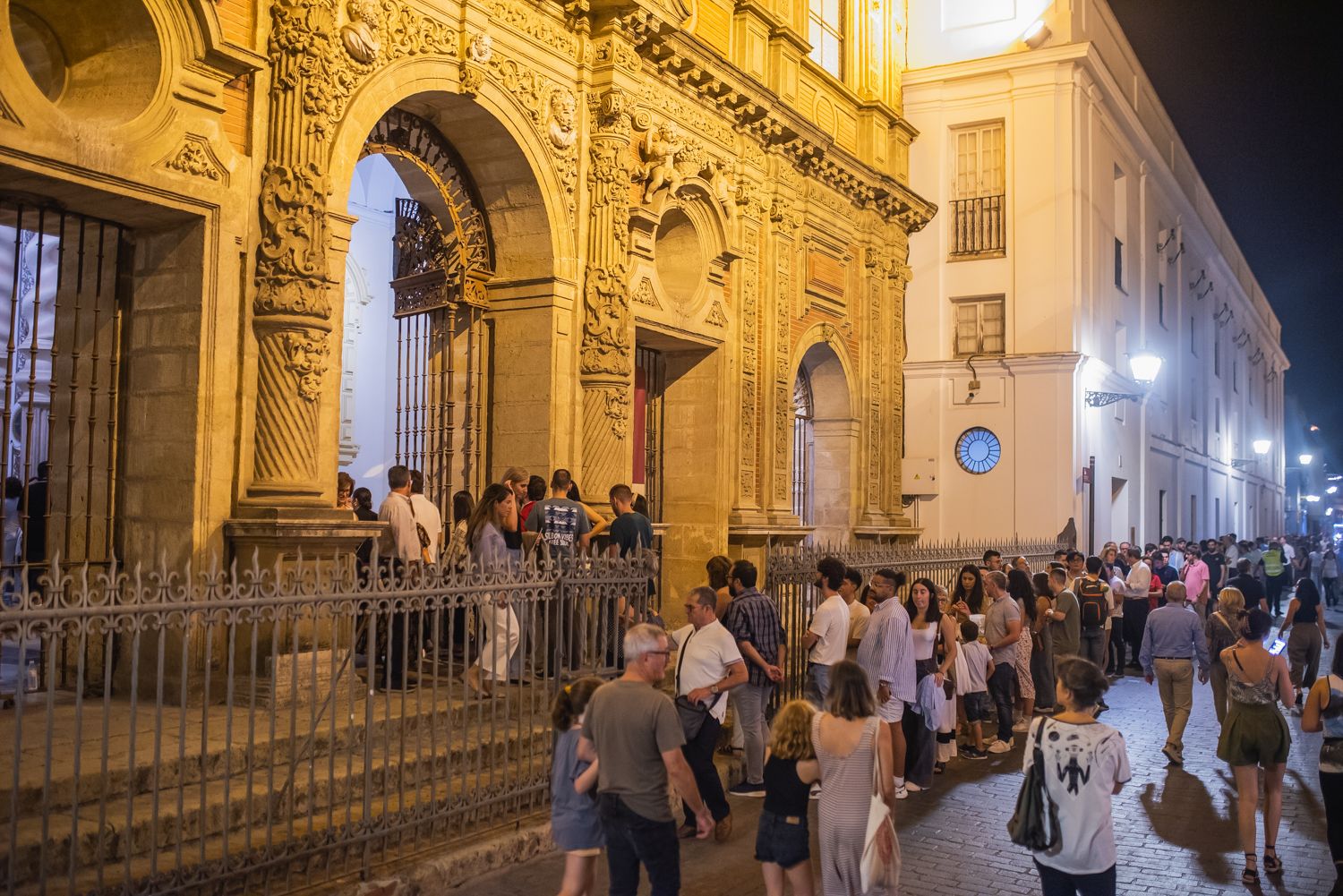 Noche en Blanco 2025, donde Sevilla despierta.